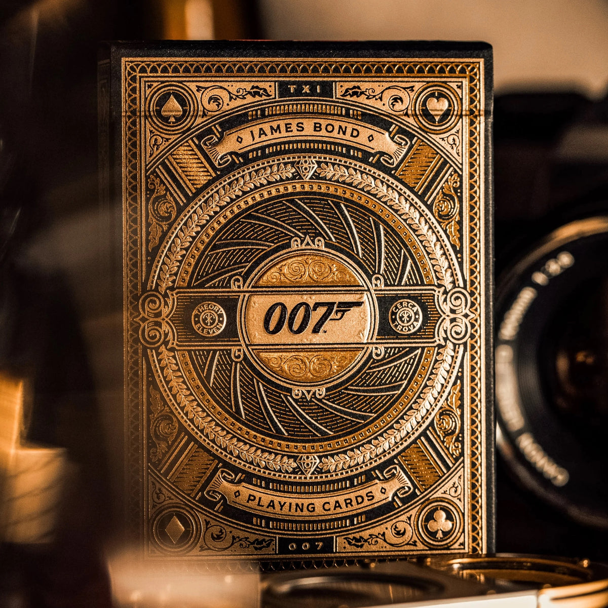 theory11 James Bond Playing Cards – James Bond playing-card tuck box with gold 007 design